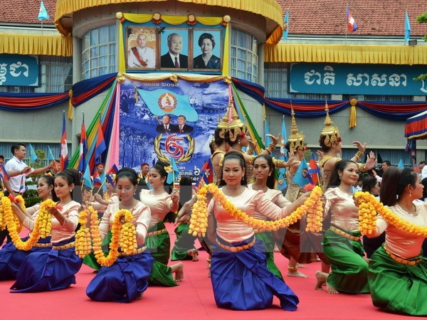 Cambodia hosts China-ASEAN joint cultural performance - ảnh 1